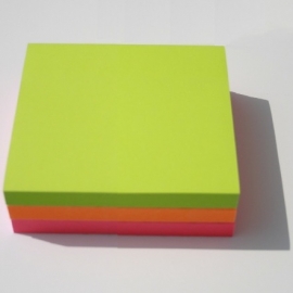 Lot de 3 blocs Post-it 76x76mm (1 rose + 1 orange + 1 vert)